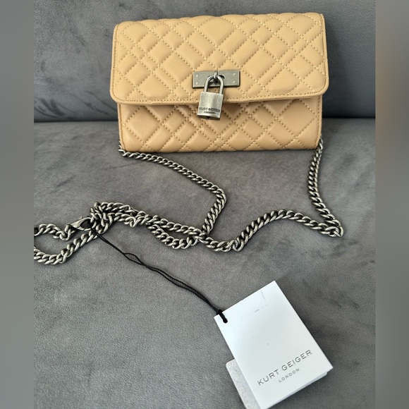 Kurt Geiger London Quilted Chain Wallet Crossbody Nude Beige NWT - Picture 10 of 10